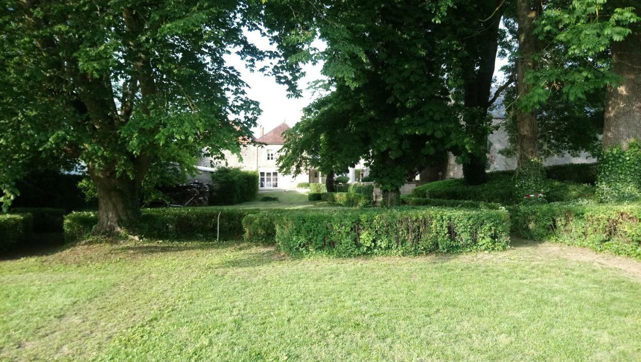 Bed and Breakfast Manoir De L'Echauguette Laignes Esterno foto